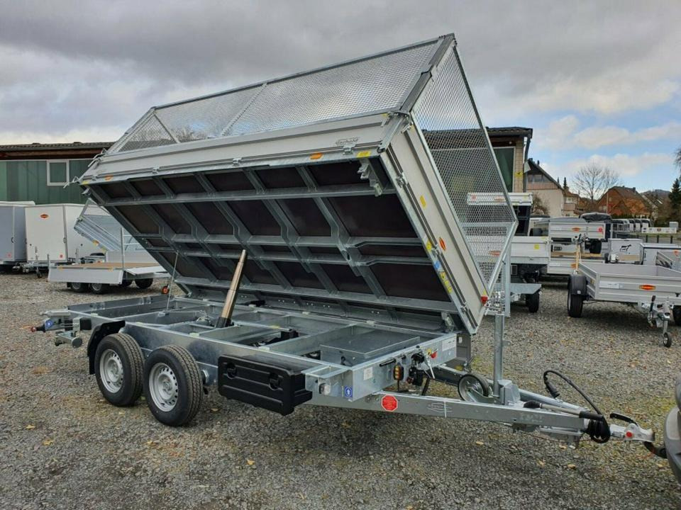 Böckmann PKW-Anhänger 3,5to, Dreiseitenkipper, Gitter - مقطورة قلاب: صورة 1 Böckmann PKW-Anhänger 3,5to, Dreiseitenkipper, Gitter - مقطورة قلاب: صورة 1