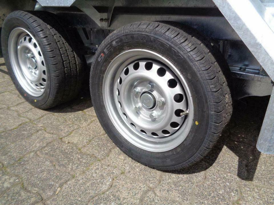 مقطورة لنقل المعدات Böckmann, PKW-Anhänger, Baumaschinentransporter, 2,7 to. 100 km/h: صورة 12