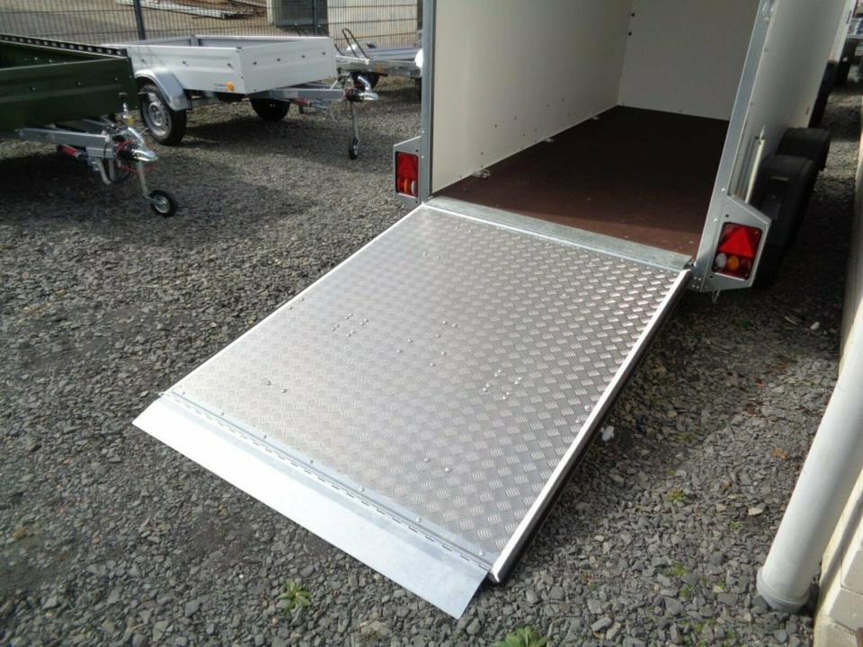Böckmann PKW-Anhänger, KT3015/20 M-F, Auffahrrampe, 2,0 to. - مقطورة صندوق مغلق: صورة 3 Böckmann PKW-Anhänger, KT3015/20 M-F, Auffahrrampe, 2,0 to. - مقطورة صندوق مغلق: صورة 3