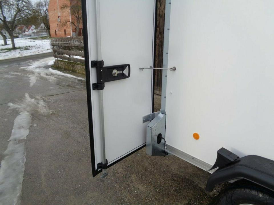 Böckmann PKW-Anhänger, KT3015/20 M-F, Koffer, 2,0 to. - مقطورة صندوق مغلق: صورة 5 Böckmann PKW-Anhänger, KT3015/20 M-F, Koffer, 2,0 to. - مقطورة صندوق مغلق: صورة 5