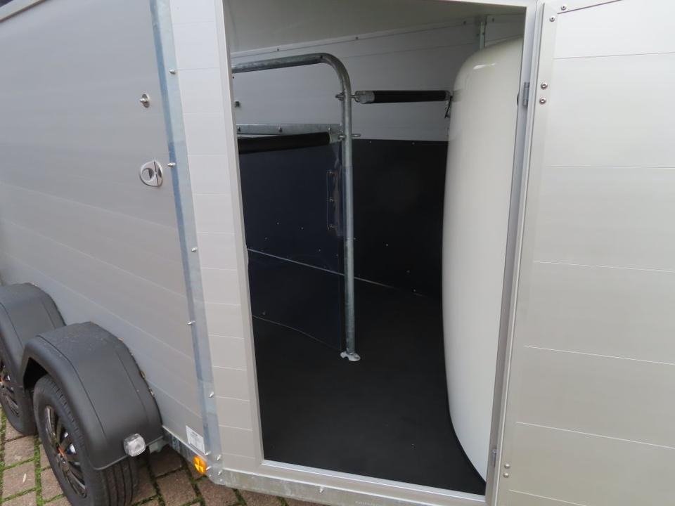 Böckmann Pferdeanhänger, Champion, Esprit, Sattelkammer, 100 km/h - عربة نقل خيل: صورة 4 Böckmann Pferdeanhänger, Champion, Esprit, Sattelkammer, 100 km/h - عربة نقل خيل: صورة 4