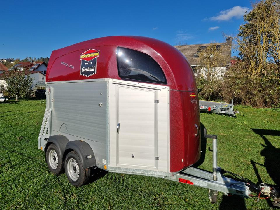 Böckmann Pferdeanhänger Champion R, SaKa., 100 km/h - عربة نقل خيل: صورة 3 Böckmann Pferdeanhänger Champion R, SaKa., 100 km/h - عربة نقل خيل: صورة 3