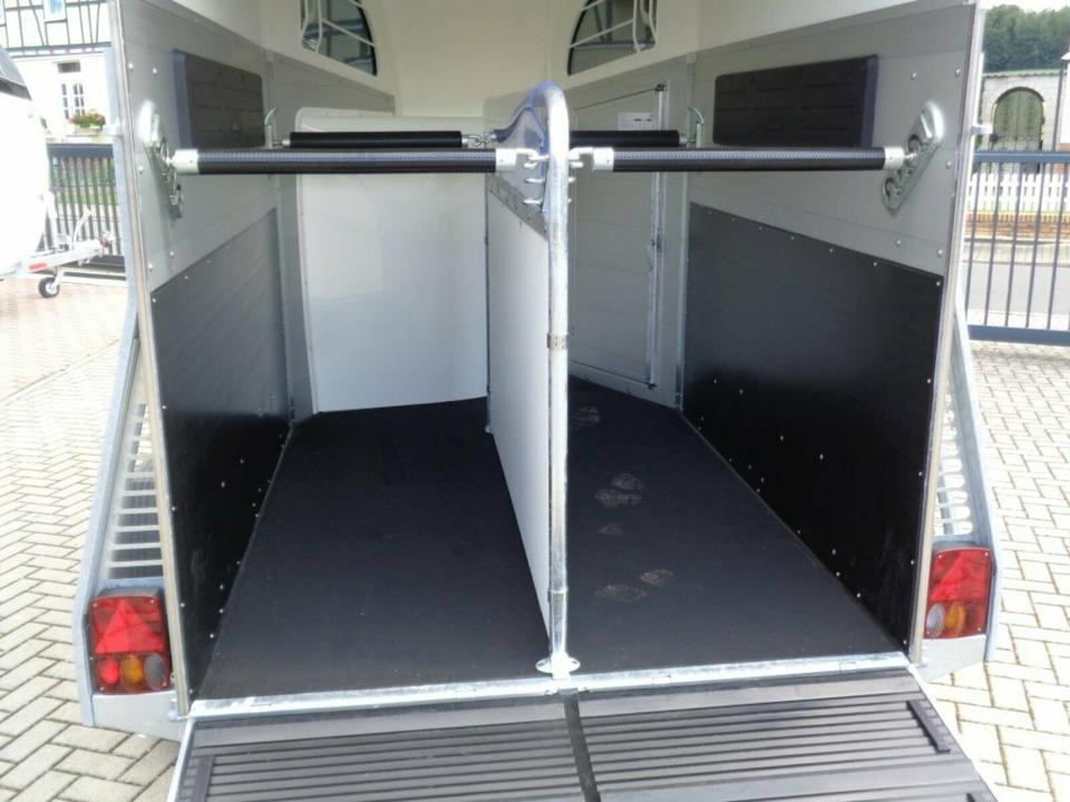 Böckmann Pferdeanhänger Champion R Sattelkammer Aluboden - عربة نقل خيل: صورة 5 Böckmann Pferdeanhänger Champion R Sattelkammer Aluboden - عربة نقل خيل: صورة 5