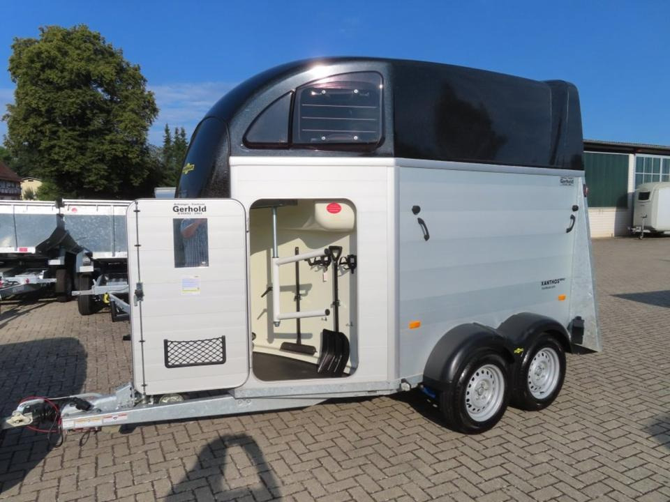 Humbaur,Pferdeanhänger, Xanthos Aero, 2,4 to. SaKa.100 Km/h - عربة نقل خيل: صورة 1 Humbaur,Pferdeanhänger, Xanthos Aero, 2,4 to. SaKa.100 Km/h - عربة نقل خيل: صورة 1