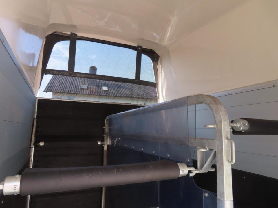 Humbaur,Pferdeanhänger, Xanthos Aero, 2,4 to. SaKa.100 Km/h - عربة نقل خيل: صورة 5 Humbaur,Pferdeanhänger, Xanthos Aero, 2,4 to. SaKa.100 Km/h - عربة نقل خيل: صورة 5