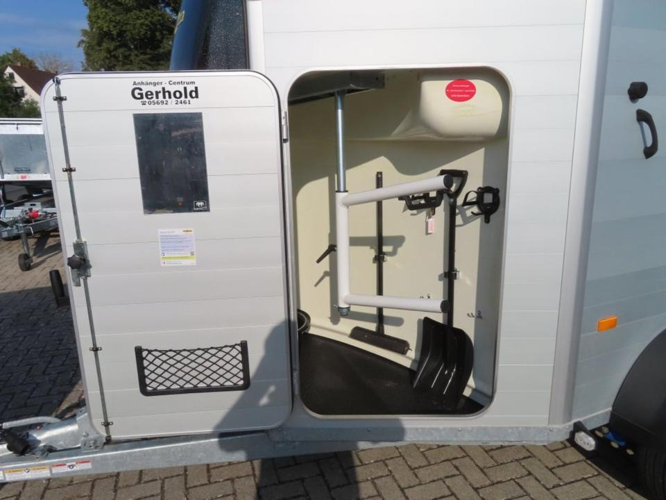 Humbaur,Pferdeanhänger, Xanthos Aero, 2,4 to. SaKa.100 Km/h - عربة نقل خيل: صورة 3 Humbaur,Pferdeanhänger, Xanthos Aero, 2,4 to. SaKa.100 Km/h - عربة نقل خيل: صورة 3