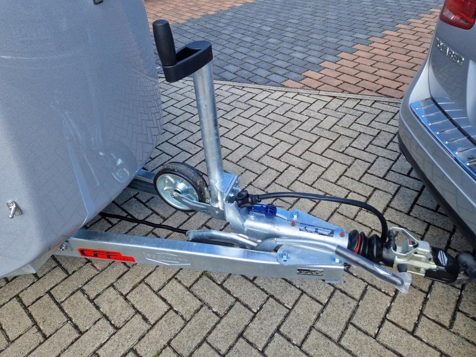 عربة نقل خيل Pferdeanhänger Böckmann Comfort 23 Sattelkammer Aluboden 100km/h: صورة 13