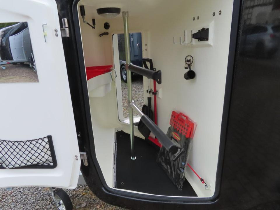 Pferdeanhänger Böckmann, Master, Aluräder, Sattelk.100 Km/h - عربة نقل خيل: صورة 4 Pferdeanhänger Böckmann, Master, Aluräder, Sattelk.100 Km/h - عربة نقل خيل: صورة 4