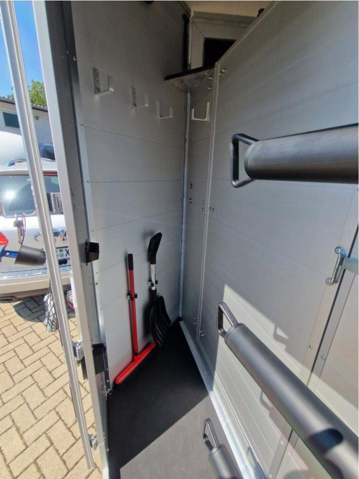 Pferdeanhänger Böckmann Traveller G3 - عربة نقل خيل: صورة 4 Pferdeanhänger Böckmann Traveller G3 - عربة نقل خيل: صورة 4