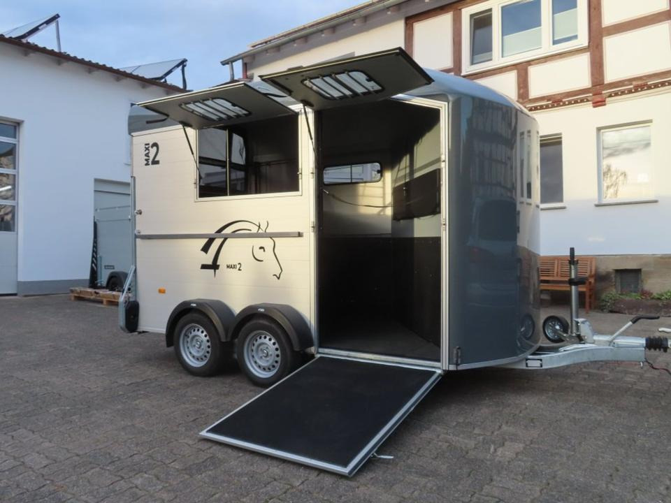 Pferdeanhänger Cheval Liberte MAXI 2 Sattelraum 100 km/h Kamera - عربة نقل خيل: صورة 1 Pferdeanhänger Cheval Liberte MAXI 2 Sattelraum 100 km/h Kamera - عربة نقل خيل: صورة 1