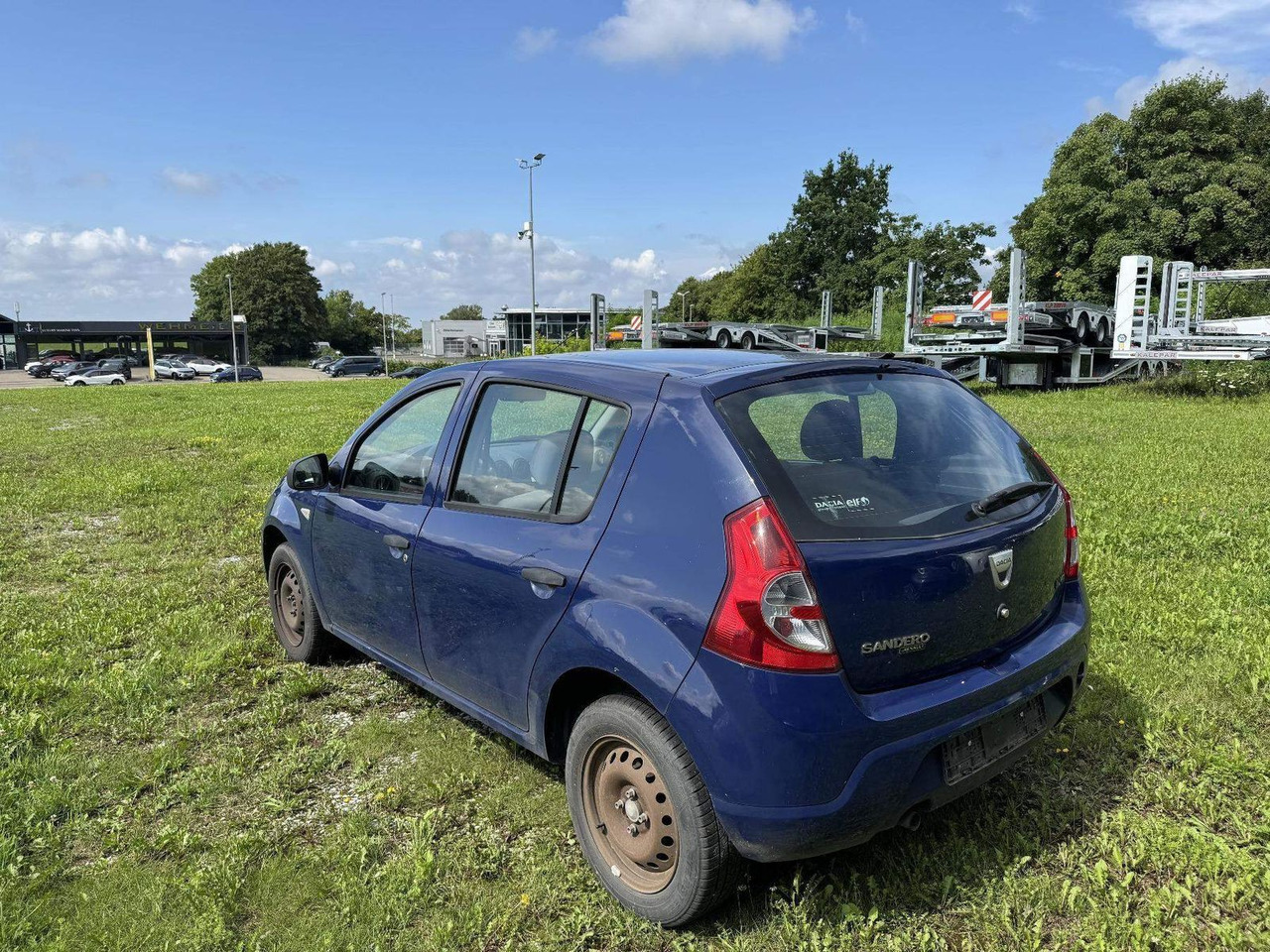 Dacia Sandero 1.4 +ZAHNRIEMEN GERISSEN+ - سيارة: صورة 3 Dacia Sandero 1.4 +ZAHNRIEMEN GERISSEN+ - سيارة: صورة 3