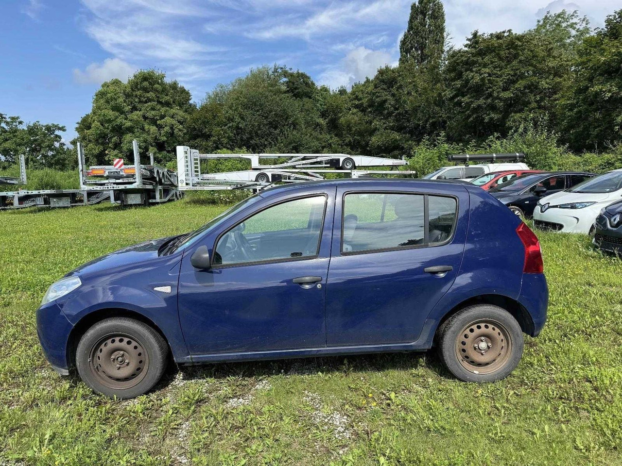 Dacia Sandero 1.4 +ZAHNRIEMEN GERISSEN+ - سيارة: صورة 2 Dacia Sandero 1.4 +ZAHNRIEMEN GERISSEN+ - سيارة: صورة 2