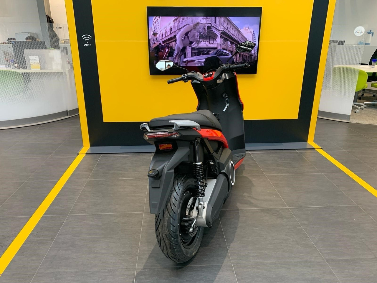 Silence S01 L1e Connected 45km/h (5,6 kWh) ELEKTROROLLER - دراجة نارية: صورة 4 Silence S01 L1e Connected 45km/h (5,6 kWh) ELEKTROROLLER - دراجة نارية: صورة 4
