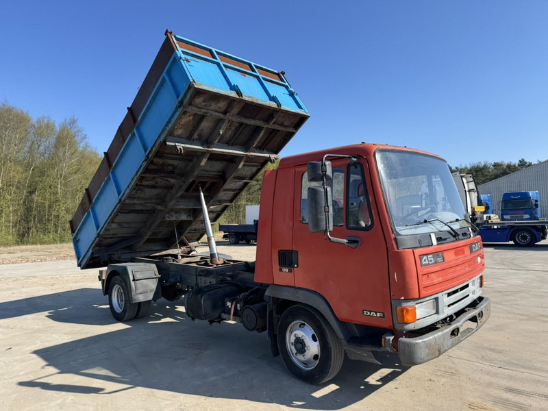 DAF 45 ATI 160 (FULL STEEL SUSPENSION / MANUAL PUMP / EURO 2) - شاحنة قلاب: صورة 3 DAF 45 ATI 160 (FULL STEEL SUSPENSION / MANUAL PUMP / EURO 2) - شاحنة قلاب: صورة 3