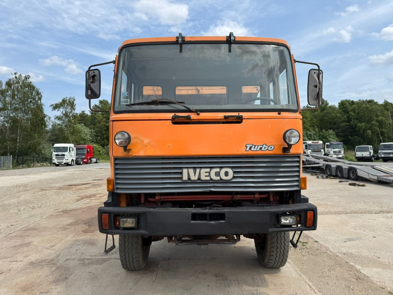 Iveco Magirus 170 - 23 (4X4 / GRAND PONT / LAMES / POMPE MANUELLE) - شاحنة قلاب: صورة 2 Iveco Magirus 170 - 23 (4X4 / GRAND PONT / LAMES / POMPE MANUELLE) - شاحنة قلاب: صورة 2