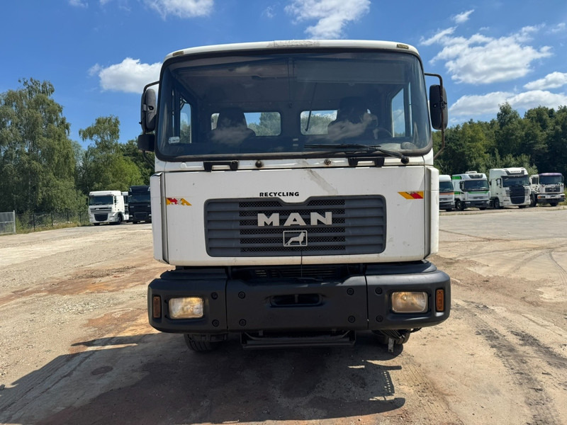 MAN 32.364 (EURO 2 / 6 CYLINDER / 12 TIRES / 8X4 / PERFECT) - شاحنة هيكل كابينة: صورة 2 MAN 32.364 (EURO 2 / 6 CYLINDER / 12 TIRES / 8X4 / PERFECT) - شاحنة هيكل كابينة: صورة 2