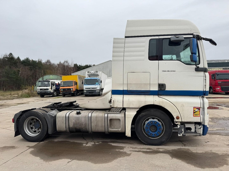 MAN TGA 18.440 (MANUAL GEARBOX / BOITE MANUELLE) - وحدة جر: صورة 4 MAN TGA 18.440 (MANUAL GEARBOX / BOITE MANUELLE) - وحدة جر: صورة 4