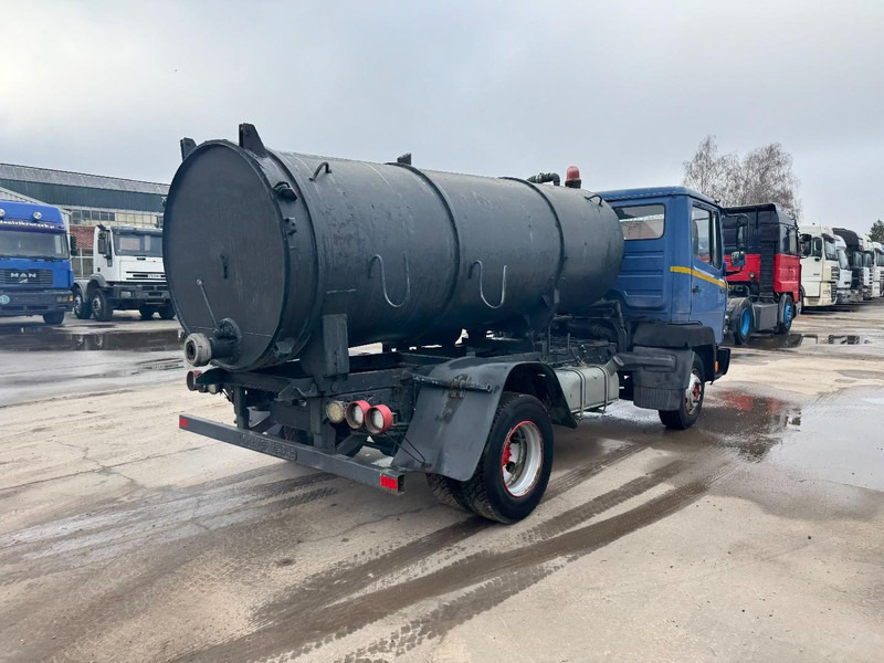 Mercedes-Benz SK 914 (8000 L / 6 CYLINDER / MANUAL PUMP / STEEL SUSPENSION) - شاحنة صهريج: صورة 5 Mercedes-Benz SK 914 (8000 L / 6 CYLINDER / MANUAL PUMP / STEEL SUSPENSION) - شاحنة صهريج: صورة 5