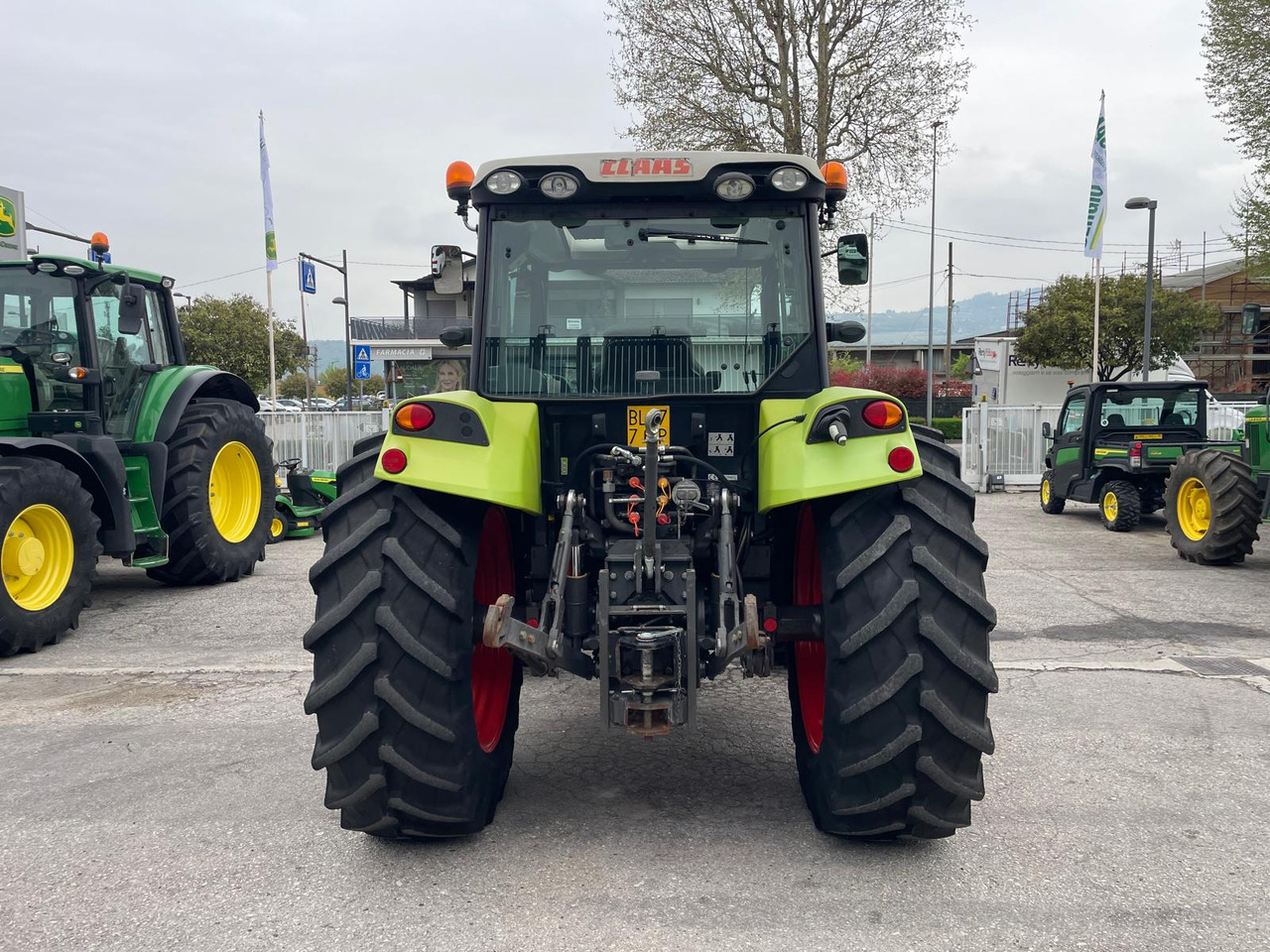 CLAAS AXOS 340 - جرار: صورة 4 CLAAS AXOS 340 - جرار: صورة 4
