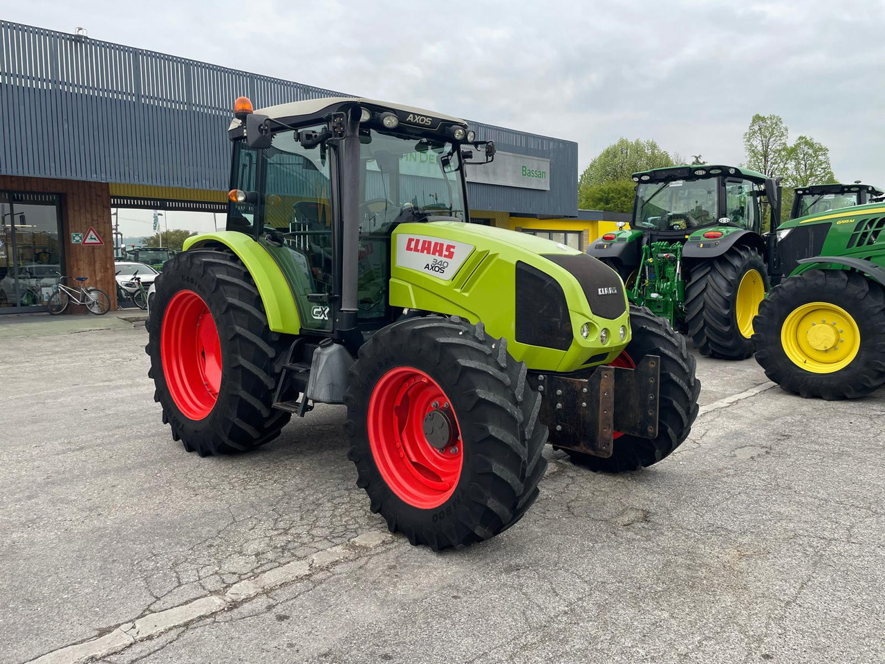CLAAS AXOS 340 - جرار: صورة 2 CLAAS AXOS 340 - جرار: صورة 2