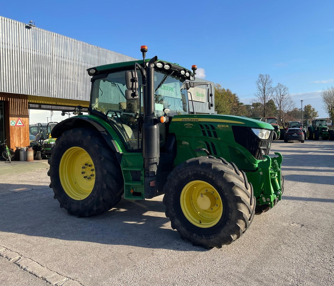 JOHN DEERE 6130 R - جرار: صورة 2 JOHN DEERE 6130 R - جرار: صورة 2