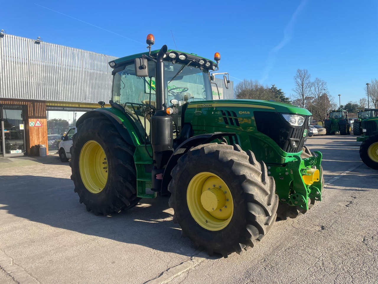 JOHN DEERE 6145 R - جرار: صورة 3 JOHN DEERE 6145 R - جرار: صورة 3