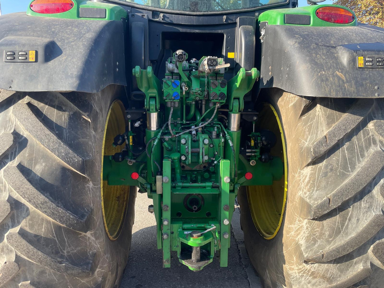 JOHN DEERE 6170 R - جرار: صورة 3 JOHN DEERE 6170 R - جرار: صورة 3