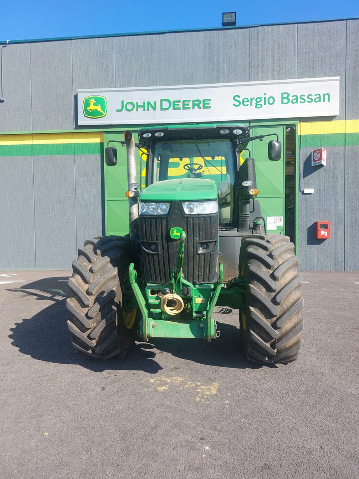 JOHN DEERE 7230 R - جرار: صورة 3 JOHN DEERE 7230 R - جرار: صورة 3