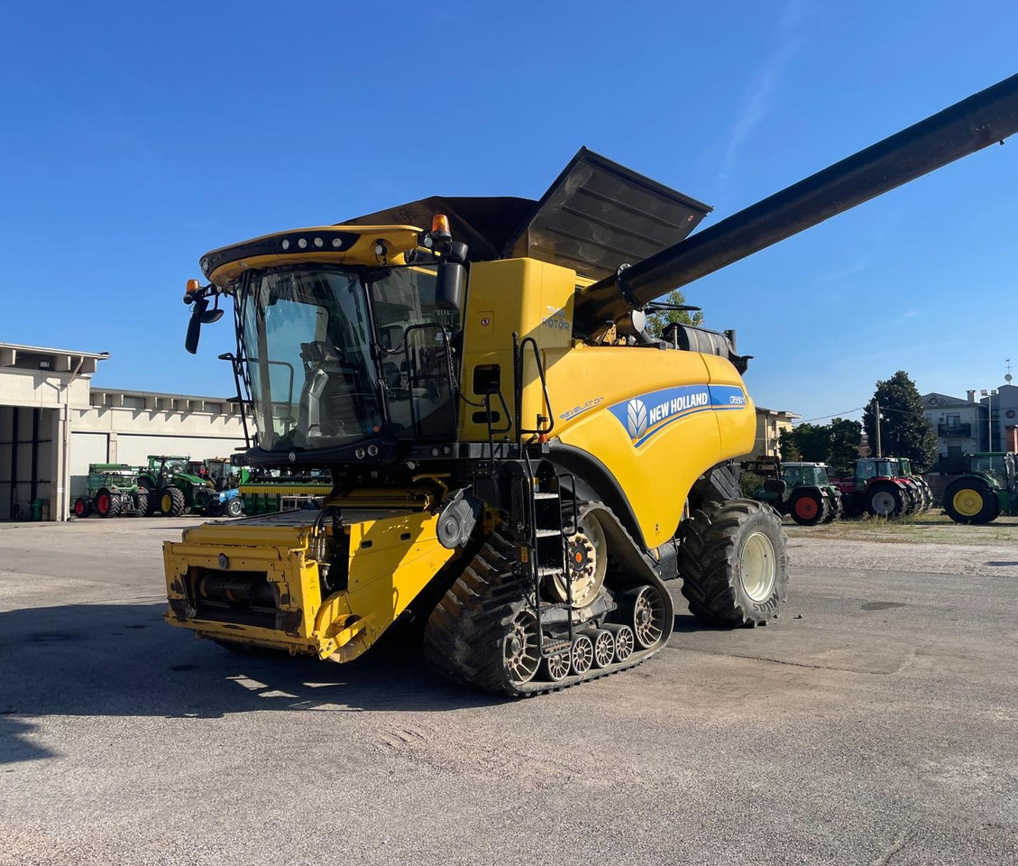 NEW HOLLAND MIETITREBBIA CR 9.90 - حصادة موحَّدة: صورة 1 NEW HOLLAND MIETITREBBIA CR 9.90 - حصادة موحَّدة: صورة 1