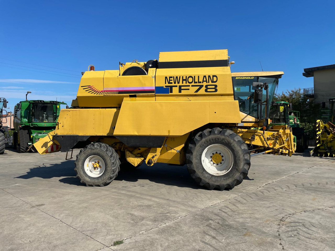 NEW HOLLAND MIETITREBBIA TF 78 - حصادة موحَّدة: صورة 5 NEW HOLLAND MIETITREBBIA TF 78 - حصادة موحَّدة: صورة 5