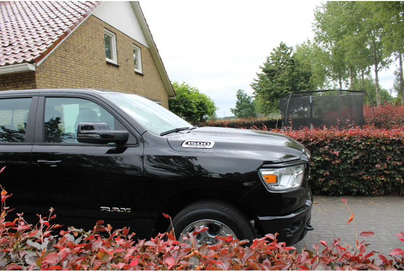 Dodge Ram Pick Up 1500 V8 Bighorn - سيارة: صورة 2 Dodge Ram Pick Up 1500 V8 Bighorn - سيارة: صورة 2