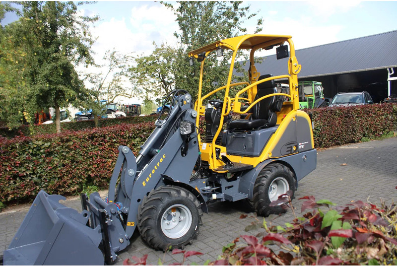 Eurotrac w11 M OOK W12S OP VOORRAAD - اللودر المجنزر صغير: صورة 5 Eurotrac w11 M OOK W12S OP VOORRAAD - اللودر المجنزر صغير: صورة 5