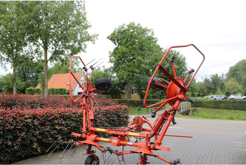 Kuhn GF 5000MHA - آلة تيبيس العشب/ آلة جمع العشب: صورة 4 Kuhn GF 5000MHA - آلة تيبيس العشب/ آلة جمع العشب: صورة 4