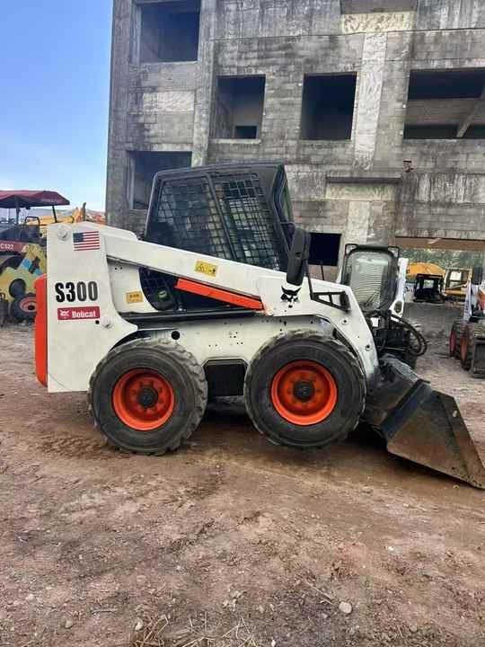 100%Ready Bobcat S300 Well Sold Most Famous Brand High Quality Bobcat S300 Skid Steer Loader for Sale - شيول صغير: صورة 2 100%Ready Bobcat S300 Well Sold Most Famous Brand High Quality Bobcat S300 Skid Steer Loader for Sale - شيول صغير: صورة 2