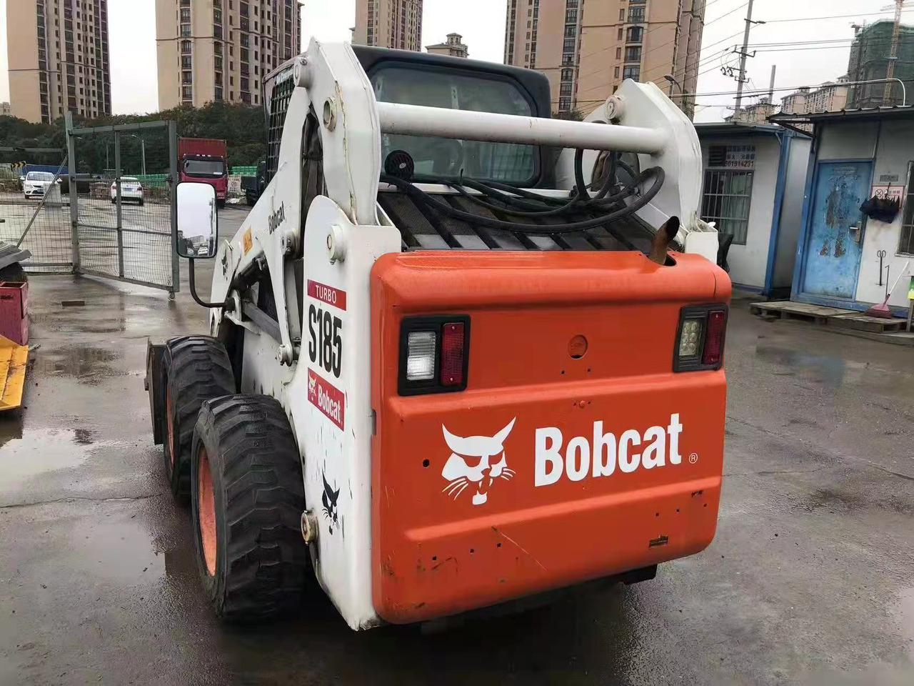 BOBCAT S185 - شيول صغير: صورة 1 BOBCAT S185 - شيول صغير: صورة 1