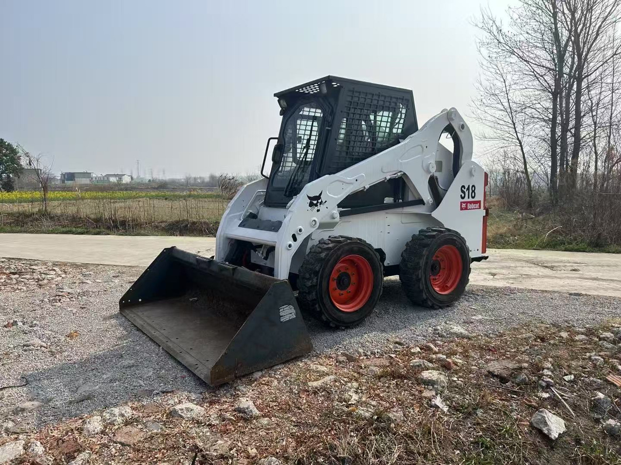 BOBCAT S18 - شيول صغير: صورة 1 BOBCAT S18 - شيول صغير: صورة 1