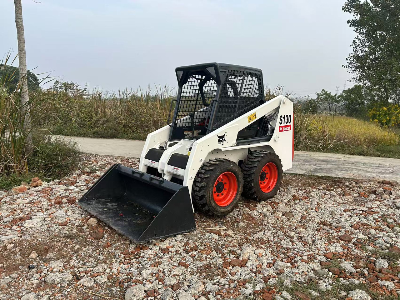 BOBCAT s130 - شيول صغير: صورة 2 BOBCAT s130 - شيول صغير: صورة 2