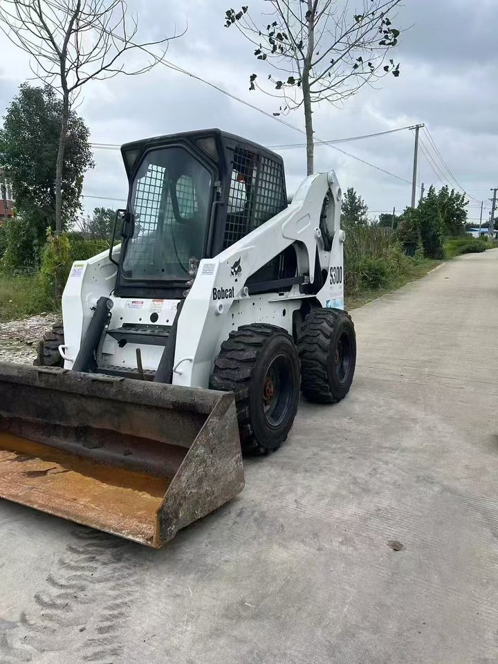BOBCAT s300 - شيول صغير: صورة 2 BOBCAT s300 - شيول صغير: صورة 2