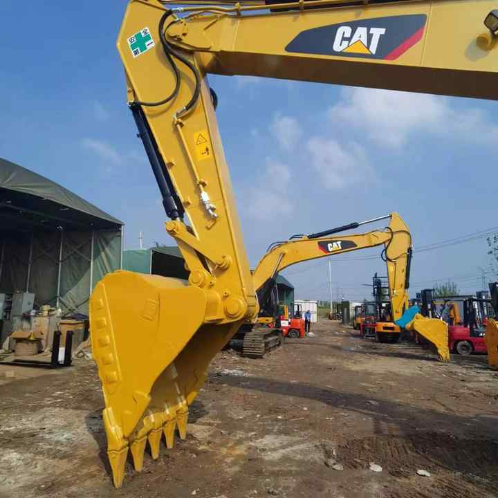 CAT second-hand 330D excavator sold at low price and in very good condition Japanese original hydraulic crawler excavator - حفارة: صورة 5 CAT second-hand 330D excavator sold at low price and in very good condition Japanese original hydraulic crawler excavator - حفارة: صورة 5