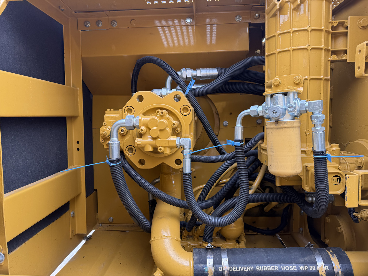 حفار زحاف CATERPILLAR 320b [ Copy ]: صورة 15