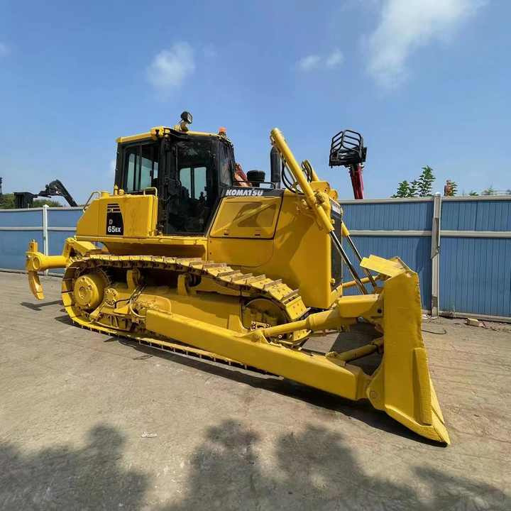 Cheap Price komatsu D65 Bulldozer with Ripper , Original Made Dozer komatsu D65 , komatsu D65p D80p D85p Bulldozer - جرافة: صورة 1 Cheap Price komatsu D65 Bulldozer with Ripper , Original Made Dozer komatsu D65 , komatsu D65p D80p D85p Bulldozer - جرافة: صورة 1