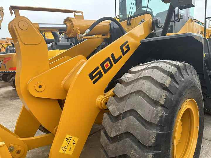 China Famous Brand SDLG Used SDLG 958L Wheel Loader Running Working Condition Low Price for Sale - اللودر بعجل: صورة 2 China Famous Brand SDLG Used SDLG 958L Wheel Loader Running Working Condition Low Price for Sale - اللودر بعجل: صورة 2