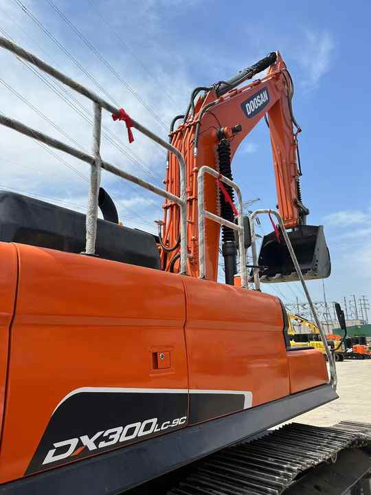 Doosan DX 300LC Used Excavator Low Hours No Major Overhaul - حفار زحاف: صورة 2 Doosan DX 300LC Used Excavator Low Hours No Major Overhaul - حفار زحاف: صورة 2