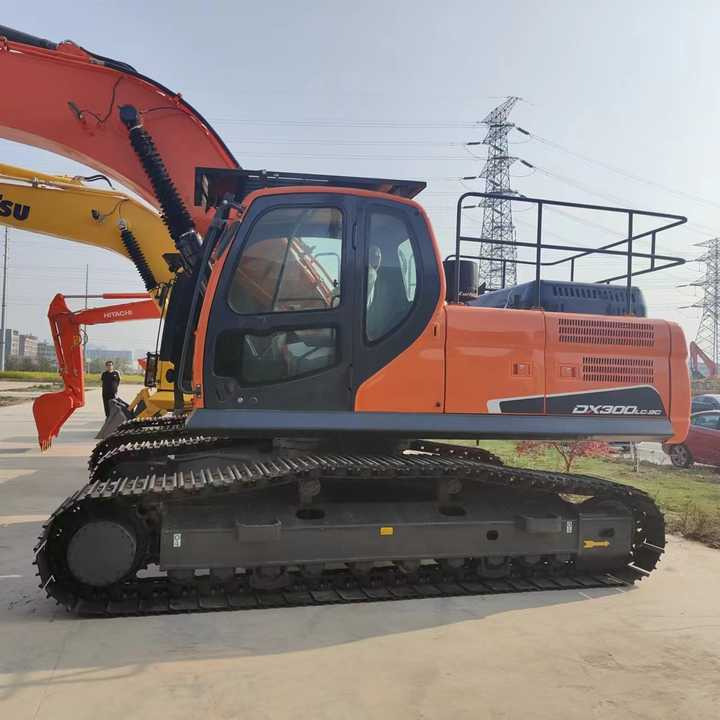 Korea Made Doosan Digger Dx300lc Doosan Used Machinery Excavator , Doosan Dx220 Dx300 Dx200 - حفار زحاف: صورة 1 Korea Made Doosan Digger Dx300lc Doosan Used Machinery Excavator , Doosan Dx220 Dx300 Dx200 - حفار زحاف: صورة 1