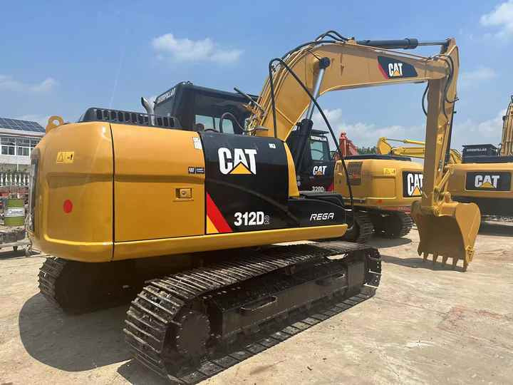 Low Working Time CAT 312D2 Excavator Caterpillar Used 15ton Cat312D2 No Reviews yet - حفار زحاف: صورة 5 Low Working Time CAT 312D2 Excavator Caterpillar Used 15ton Cat312D2 No Reviews yet - حفار زحاف: صورة 5