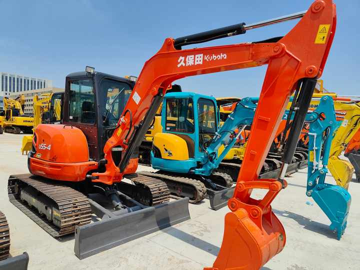 Perfect Condition Kubota U55-4 Japan Brand Mini Excavator with Pusher for Sale 90% Brand New Mini Kubota U25 35 55 5tons - حفارة: صورة 4 Perfect Condition Kubota U55-4 Japan Brand Mini Excavator with Pusher for Sale 90% Brand New Mini Kubota U25 35 55 5tons - حفارة: صورة 4