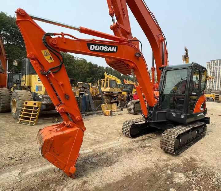Second Hand Doosan Dx-60 Excavator for Sale - حفارة: صورة 1 Second Hand Doosan Dx-60 Excavator for Sale - حفارة: صورة 1