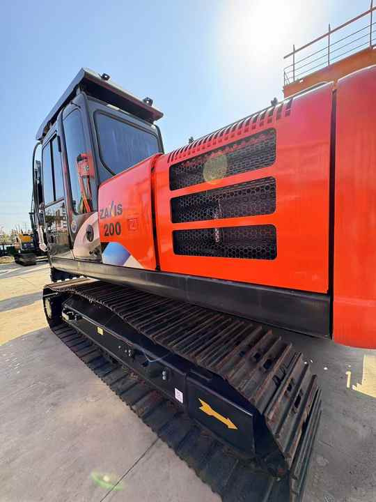 Second Hand Japan Brand Hitachi Zx200 Excavator for Sale Original Hitachi 20tons Medium Excavator in Stock - حفارة: صورة 5 Second Hand Japan Brand Hitachi Zx200 Excavator for Sale Original Hitachi 20tons Medium Excavator in Stock - حفارة: صورة 5