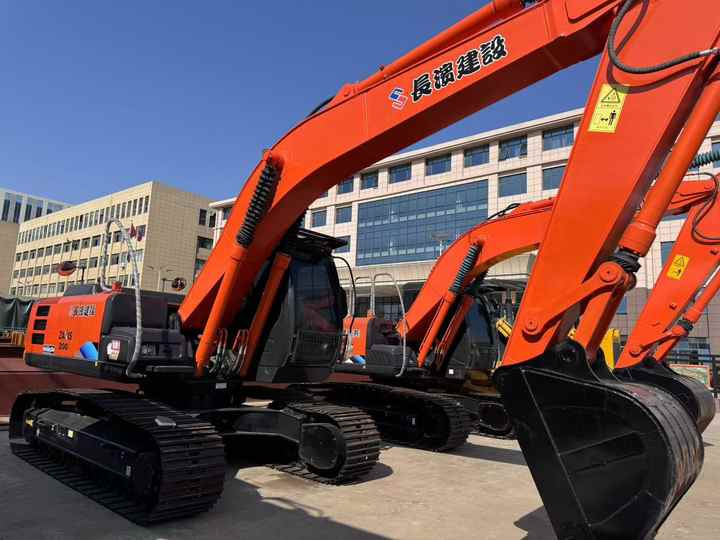 Second Hand Japan Brand Hitachi Zx200 Excavator for Sale Original Hitachi 20tons Medium Excavator in Stock - حفارة: صورة 2 Second Hand Japan Brand Hitachi Zx200 Excavator for Sale Original Hitachi 20tons Medium Excavator in Stock - حفارة: صورة 2