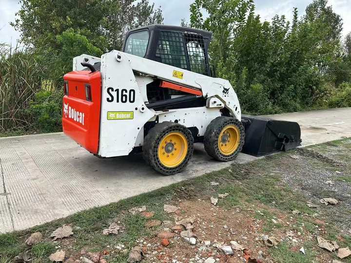 USED BOBCAT S160 Skid-steer Loader with Very Good Performance Is for Sale at a Low Price. - شيول صغير: صورة 4 USED BOBCAT S160 Skid-steer Loader with Very Good Performance Is for Sale at a Low Price. - شيول صغير: صورة 4